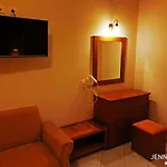 מלון Jenny 3*