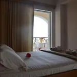 Jenny מלון 3*